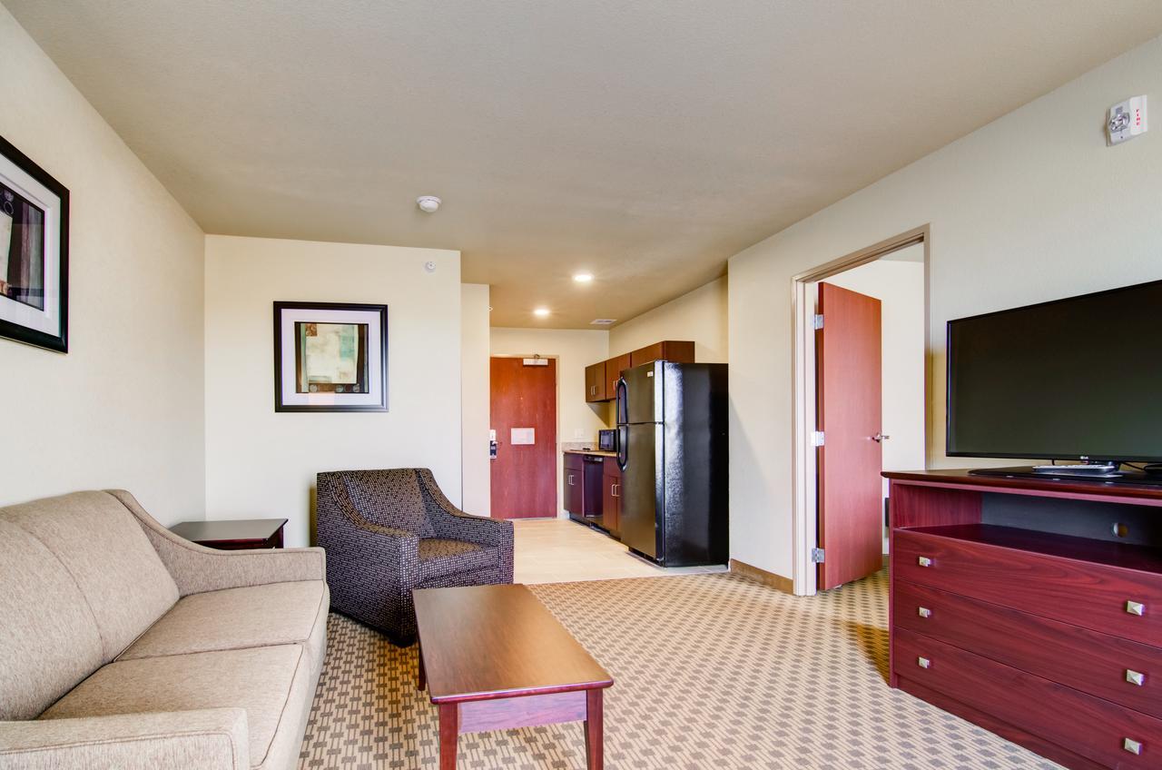 Castle Rock Inn & Suites - Quinter 외부 사진