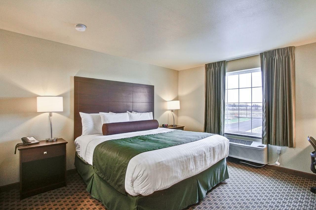 Castle Rock Inn & Suites - Quinter 외부 사진